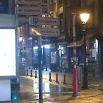 Cosy A 200m De La Cathedrale Апартаменты