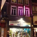 Cosy A 200m De La Cathedrale Апартаменты